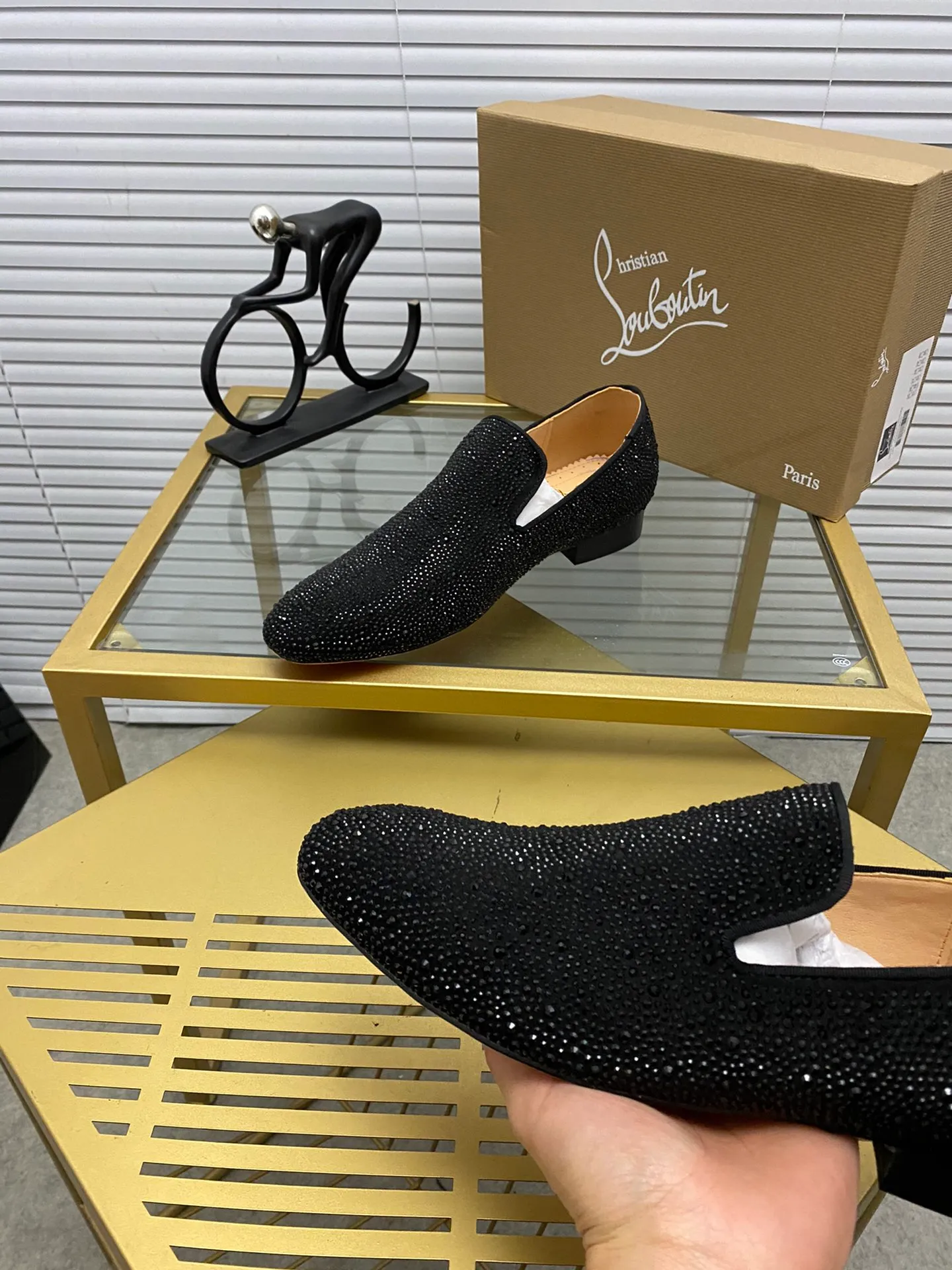 Made to order. Ex-factory price 520. christian louboutin (CL red sole shoes) counter series, casual sneakers for couples 📢 📢 📢 Exclusive hot style release 🎈🎈💪 Movable latex feet 👻 Finished outsole line [Proud] 😝Female 35-40# Male 38#-46, global supply😝 [Top version]: Original imported genuine leather upper, top original leather lining, original molded TPU outsole, original 1:1 detail processing, original shoe last,